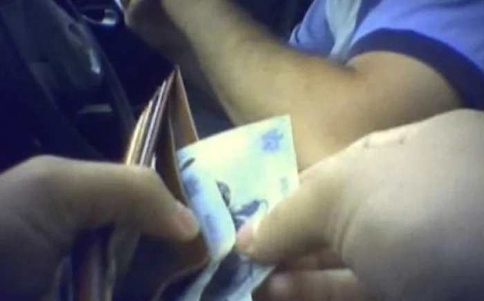 Noi detalii în ancheta comisarului de Poliție din Giurgiu, care a primit mită, atât el cât și fratele său. Arestați pentru 30 de zile!