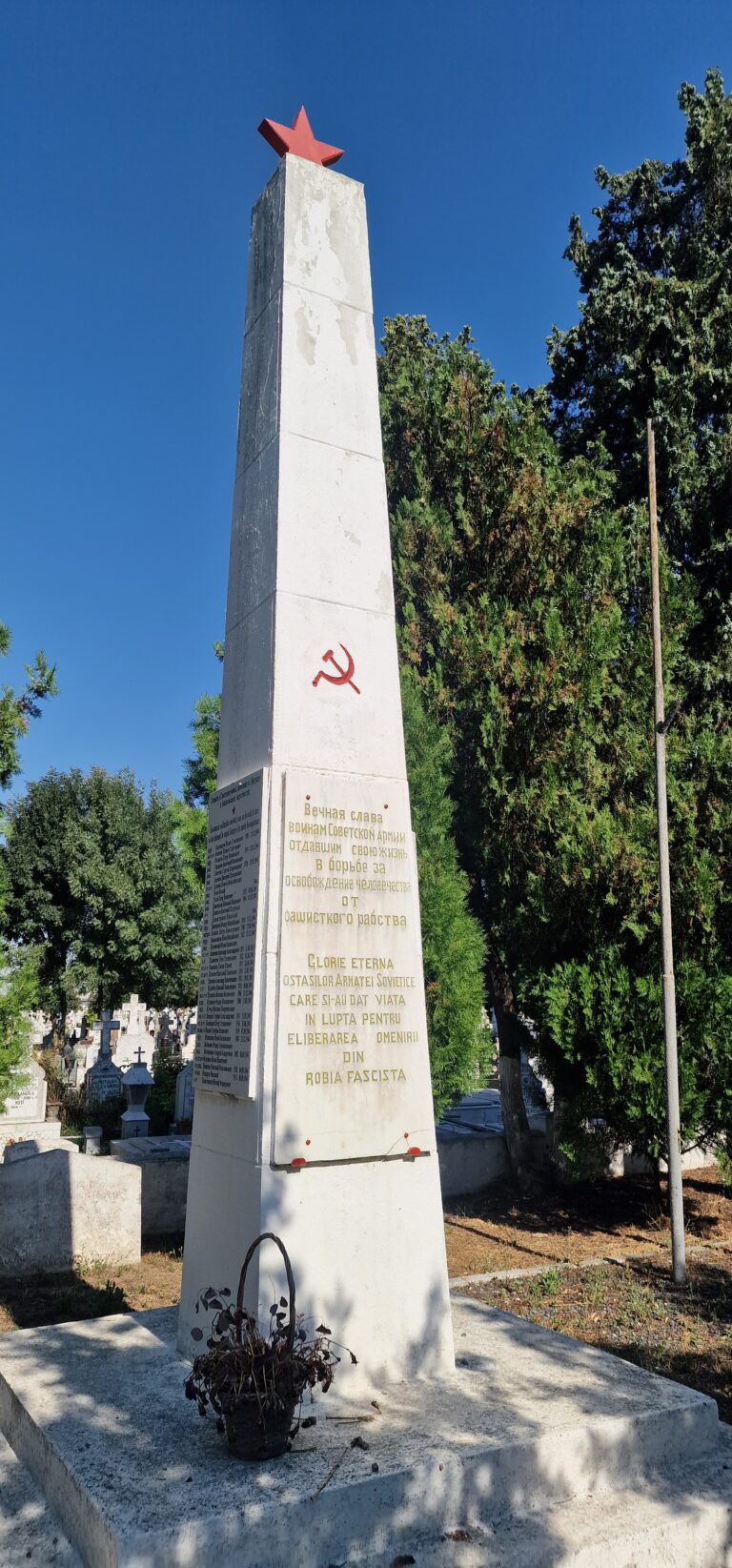 Paradoxul memoriei istorice: Rusia ne amenință, iar noi continuăm să cinstim monumentele Armatei Sovietice. Cât de justificată mai este această realitate? Ce se întâmplă la Giurgiu