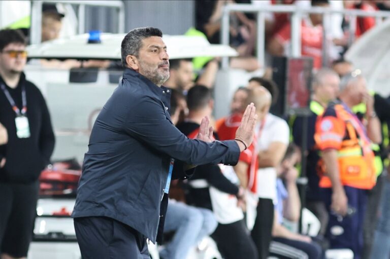 FCSB vs UTA Arad, un meci de „a fi sau a nu fi” pentru Marius Baciu