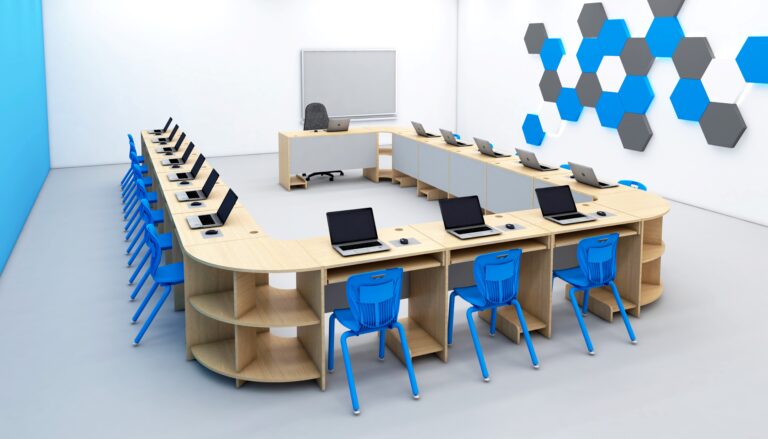 Primăria Florești-Stoenești anunţă finalizarea proiectului „Dotarea cu mobilier, material didactic și echipamente digitale a unităților de învățământ preuniversitar din localitate…”