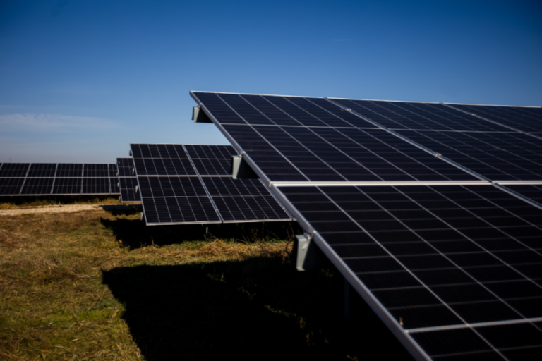 Giurgiu își schimbă identitatea economică: Două proiecte fotovoltaice de anvergură, cu peste 300 MW de energie solară, la Iepurești și Ghimpați
