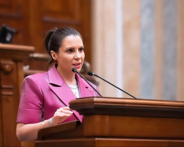 Senator Gabriela HORGA: „Sesiunea extraordinară a Senatului a fost un veritabil test al turnesolului. Românii au putut vedea cine luptă pentru banii europeni și cine îi pune în pericol!”