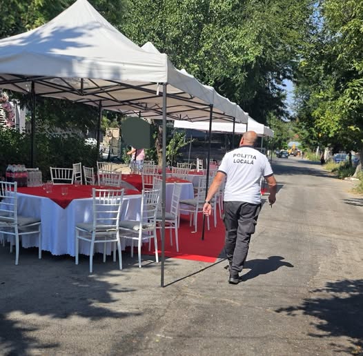Petrecere cu mese în stradă și muzică dată la maximum, pe o stradă din Municipiu! Poliția Locală a intervenit și a aplicat o amendă de 1.000 de lei