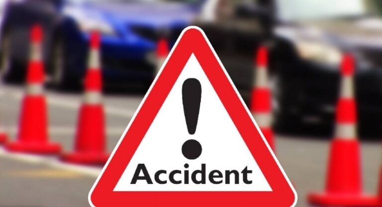 Accident, astăzi dimineață, pe DN 6, lângă Ghimpați! Două autoturisme s-au ciocnit, iar traficul a fost îngreunat