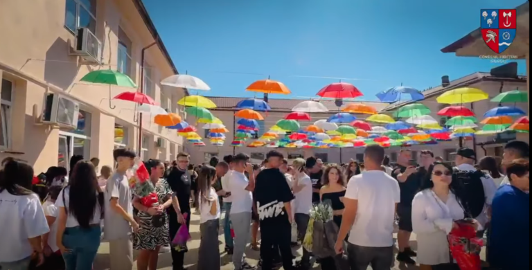 În orașul Mihăilești, școala a început cu emoție, curaj și promisiunea unei comunități unite pentru copii! Inspectorul general al IȘJ  și președintele CJ Giurgiu, prezenți la deschiderea anului școlar
