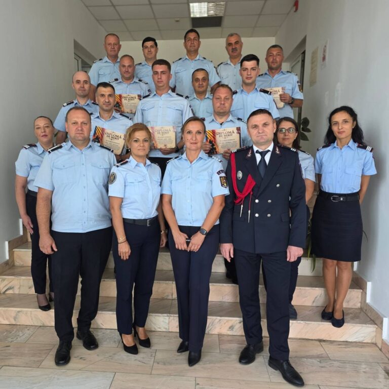De ziua Pompierilor, patru cadre militare au fost avansate în grad, iar alte 28 au primit Diplome de Merit