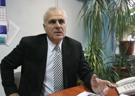 Dr. Paul MARINESCU – o legendă locală a medicinii – vine astă seară la televiziunea RNT – Giurgiu, în emisiunea „Ce-ar mai fi de spus”, să ne spună cum a devenit tată adoptiv pentru zeci de copii