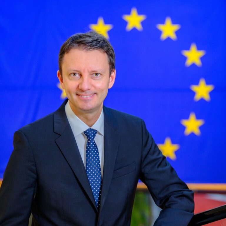 După desemnarea lui Siegfried Mureșan ca premier: câteva scenarii pentru formarea Guvernului și ce se întâmplă dacă Parlamentul respinge propunerea