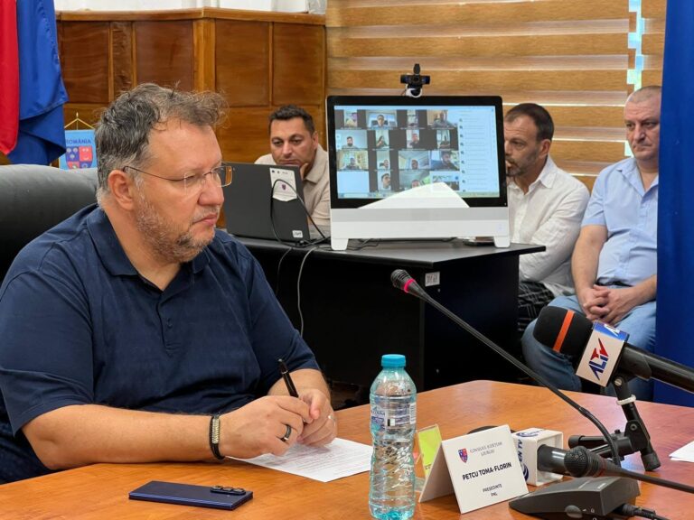 Noi decizii pentru județul Giurgiu, adoptate în ședința extraordinară a Consiliului Județean. Toma PETCU: „Continuăm să tratăm cu responsabilitate fiecare decizie care privește investițiile, serviciile publice și dezvoltarea județului Giurgiu”.