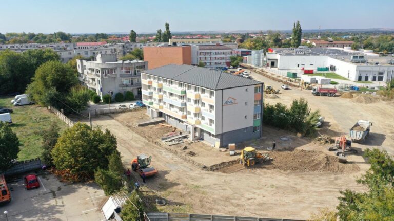 Au început lucrările la blocul ANL pentru tinerii specialiști în sănătate. CJ Giurgiu alocă circa 900.000 de lei pentru infrastructura imobilului.