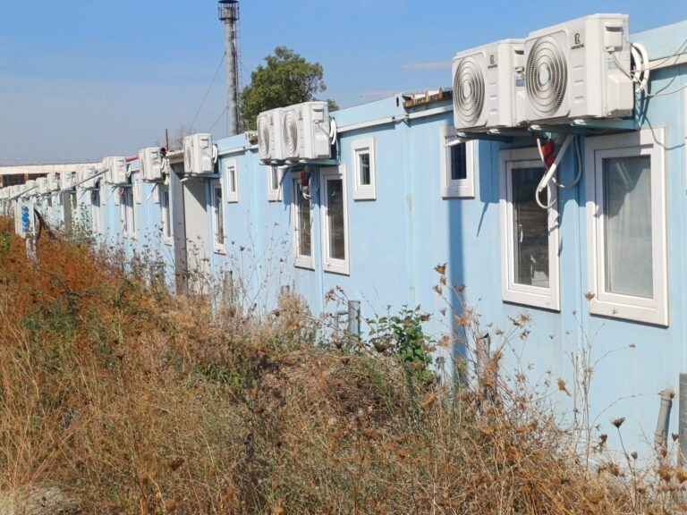 Un Spital de 5,2 milioane de euro, din Capitală, furat bucată cu bucată, după ce a fost abandonat! Spitalul din Pipera, imaginea risipei banului public!